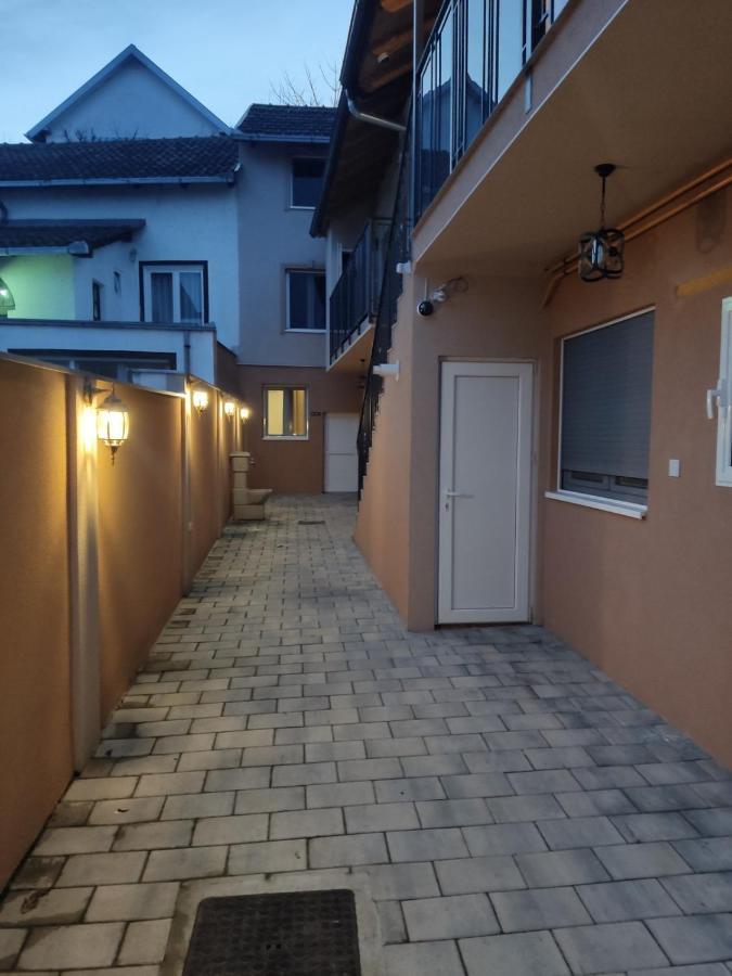 Apartmani Sladjana Novi Sad Exteriör bild